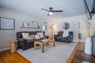 3030 S Dayton Ave, Springfield, MO 65807