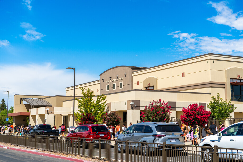 Marion Mix Elementary School prepares for the 21st century and embraces continued growth.