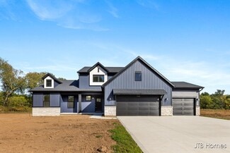 9520 Alaska Ave SE, Alto, MI 49302