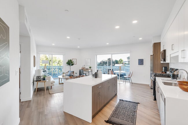 Solari Silver Lake, Los Angeles, CA 90026 - photo 3