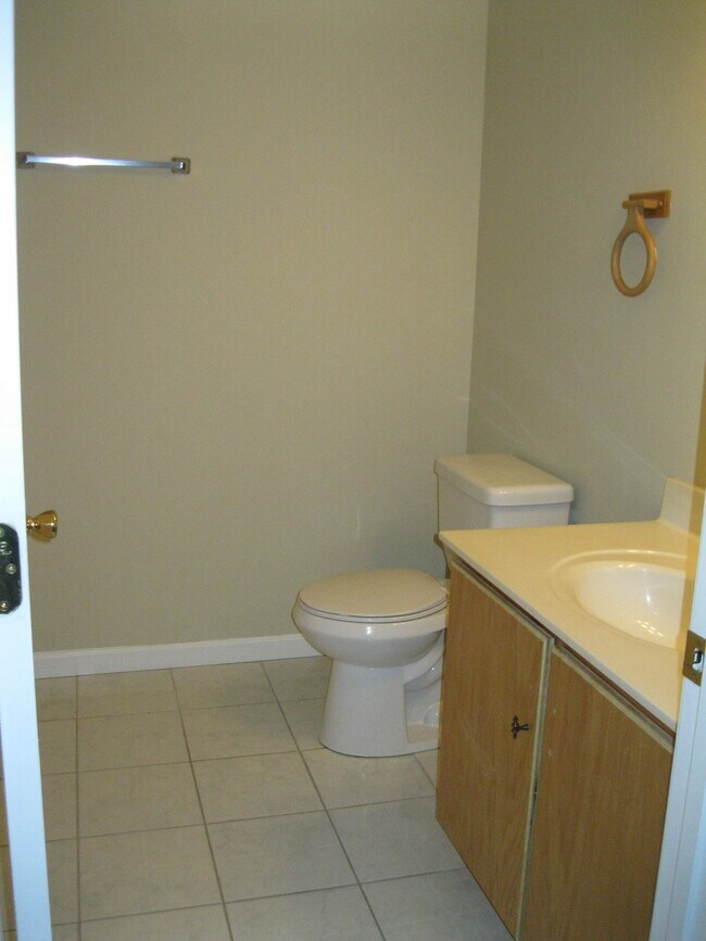 108 Creekside Dr unit C, Franklin, KY 42134 - photo 3