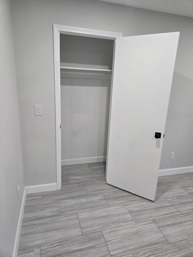 1042 Adams Rd Unit Cozy studio, Martin, TN 38237