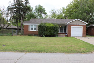 1500 Carlisle Ct, The Village, OK 73120