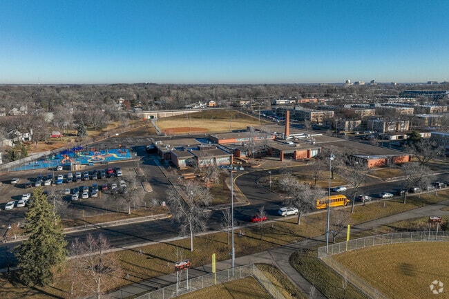 Aquila Elementary School has a student-teacher ratio of 14 to 1.