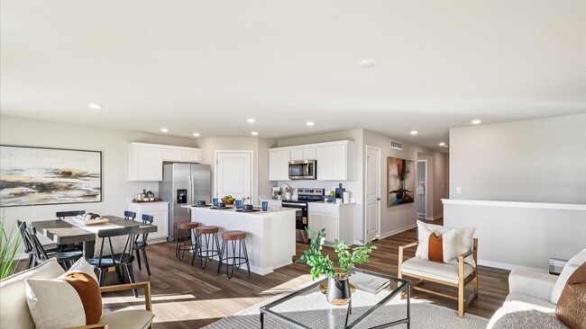 2709 Prairielight Dr, Hiawatha, IA 52233 - photo 5