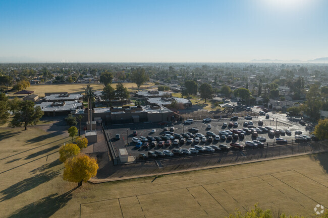 Knox Gifted Academy in Chandler has plenty of parking for staff and visitors.