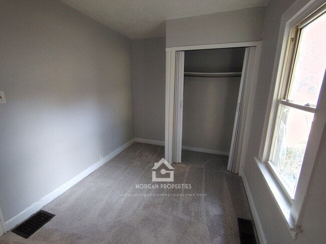 1323 W 10th St unit 1323 W 10TH ST, Anderson, IN 46016 - photo 7