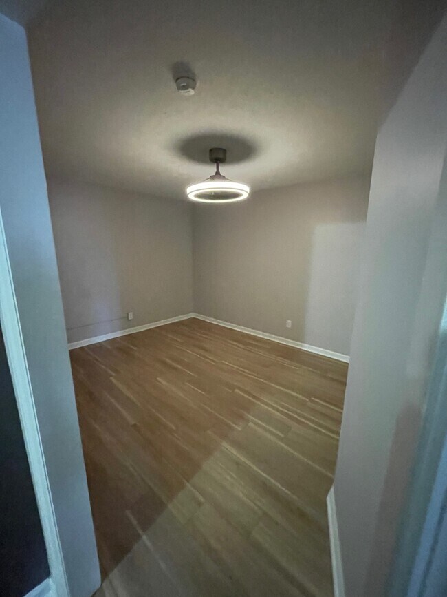 919 Pennsylvania Ave unit 2, Monaca, PA 15061 - photo 3