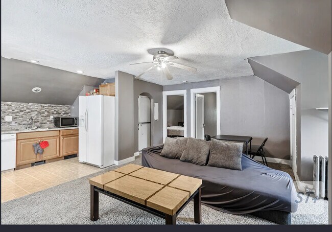 624 Frayne St unit 2, Pittsburgh, PA 15207 - photo 3