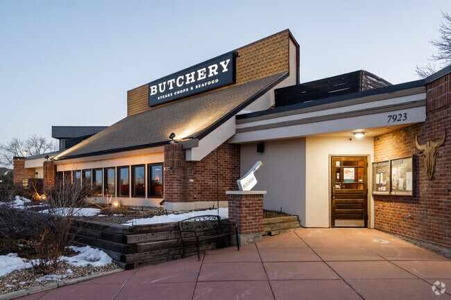 The Butchery is a locally known eatery for delicious steaks and fresh drinks near Oak Crest, CO.