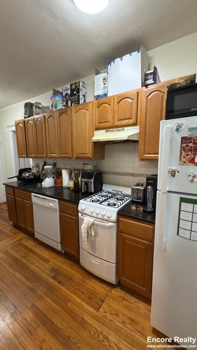 58 Queensberry St unit 12, Boston, MA 02215 - photo 4