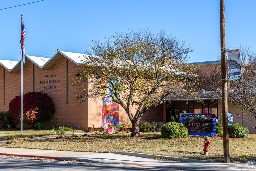 Quincy Elementary School is located in North Topeka.
