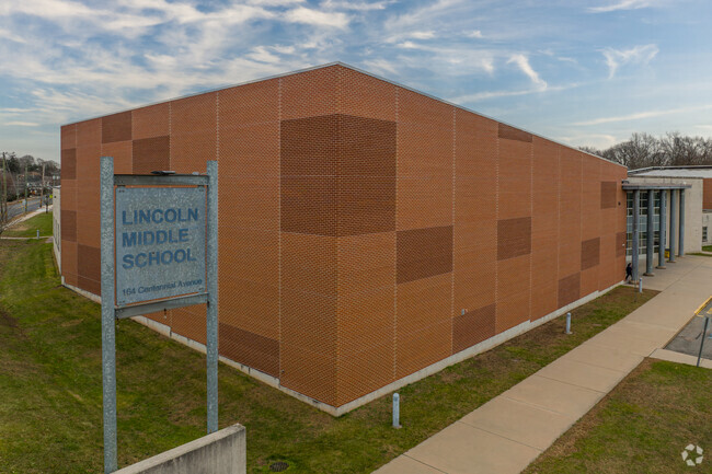 Welcome to Lincoln Middle School.