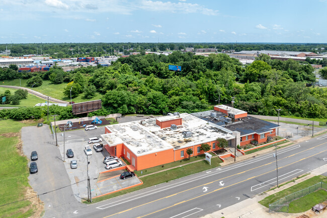 There is ample parking at Creative Life Preparatory in Memphis.