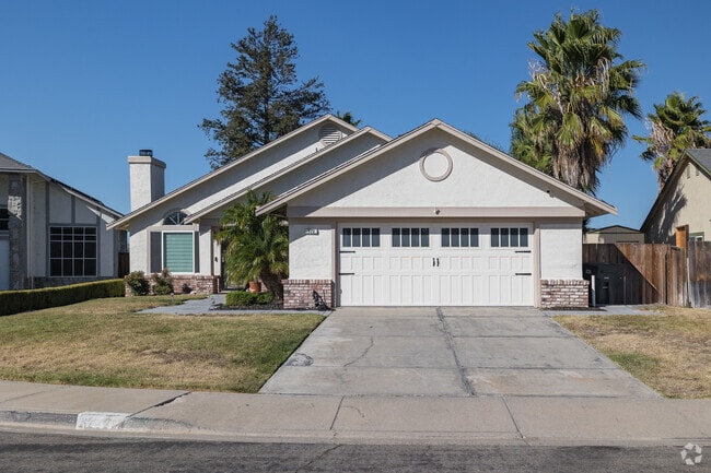 Single-story homes are available in the Oakley neighborhood.
