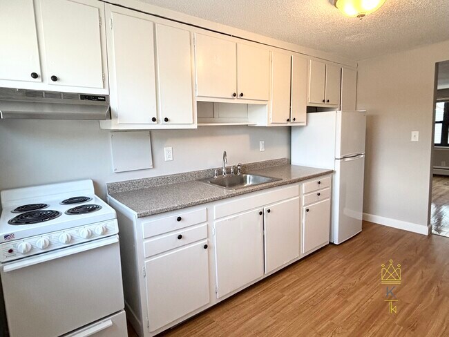 48A Harvard Ave unit 4, Brookline, MA 02446 - photo 2