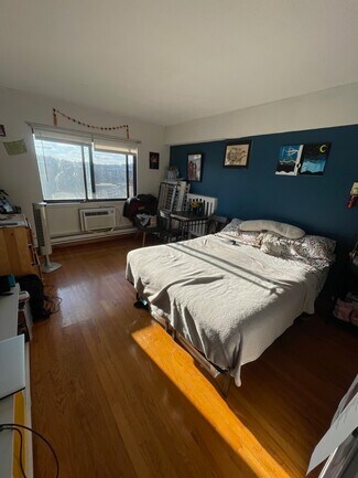 186 Naples Rd Unit 401, Brookline, MA 02446