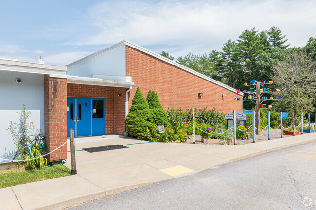 Captain Isaac Paine Elementary School scored an overall Niche grade of B+.