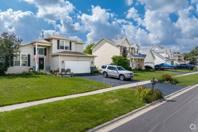 South DuPage River has plenty of modern traditional homes with ample yard space.