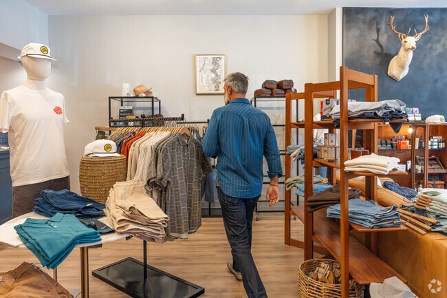 Locals enjoy shopping for fresh finds at L.E. and Chalk in Caddo Heights/South Highlands.