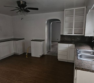 824 Oak St, Toledo, OH 43605