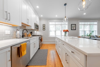 135 College Farm Rd Unit 1, Waltham, MA 02451