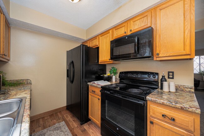 3054 Highcliff Ct, Columbus, OH 43231 - photo 5