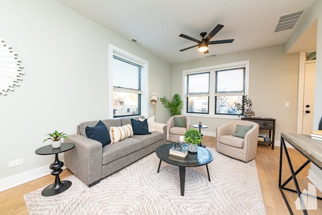 2045 W Montrose Ave unit 2020-2022-1A, Chicago, IL 60618 - photo 3