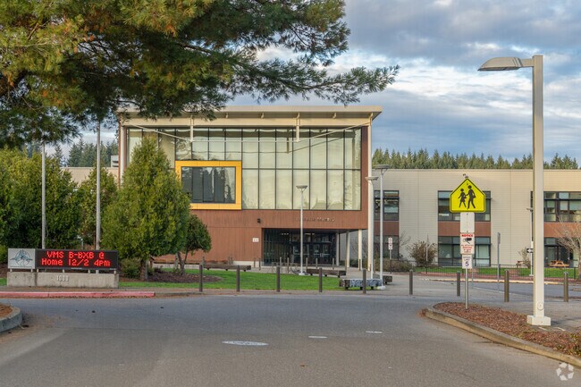 Vernonia Elementary School  earns an overall grade of C- on Niche.