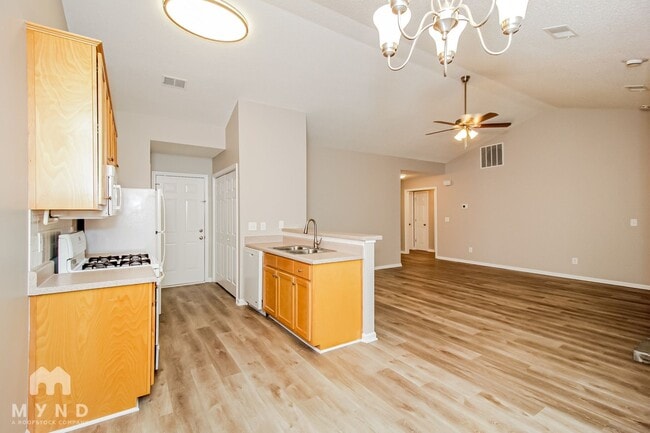 142 Hunterian Place, Newnan, GA 30265 - photo 5