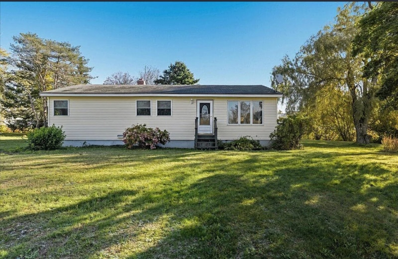 21 Knox Bros Ave, Searsport, ME 04974 - photo 1