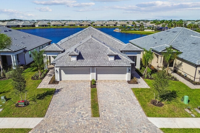 18087 Cherished Loop, Lakewood Ranch, FL 34211 - photo 3