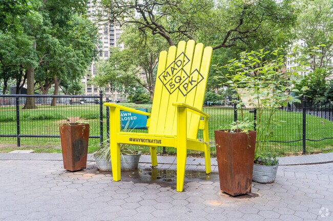 Public art and other sights welcome visitors