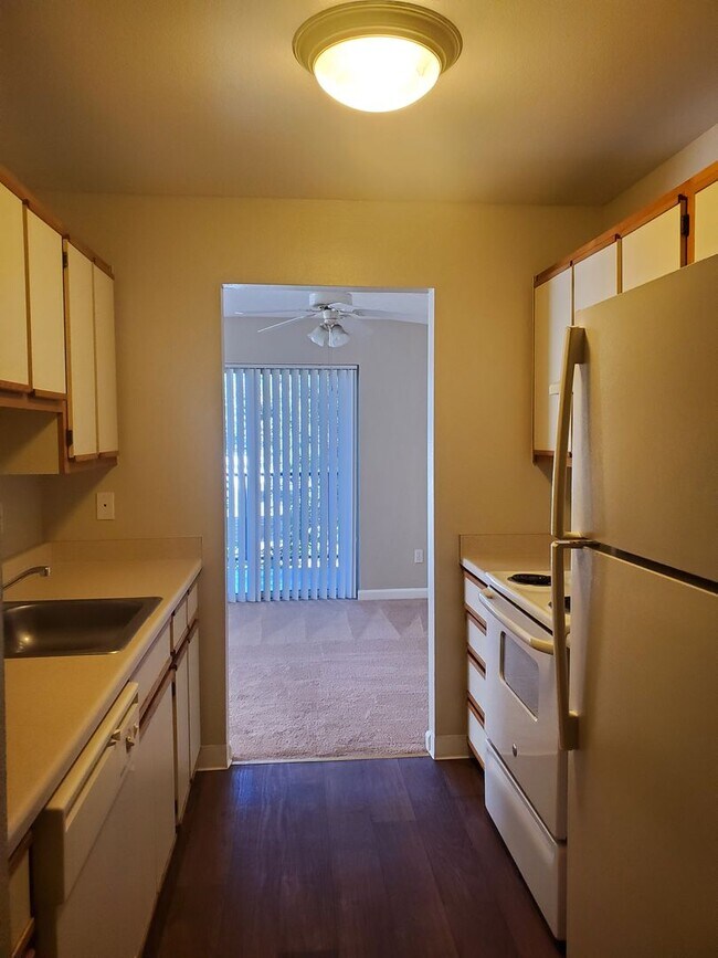 Chesapeake Pointe, Milwaukie, OR 97267 - photo 5