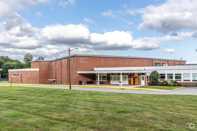 Verona High School serves students in grades 9-12 in Verona, NJ.