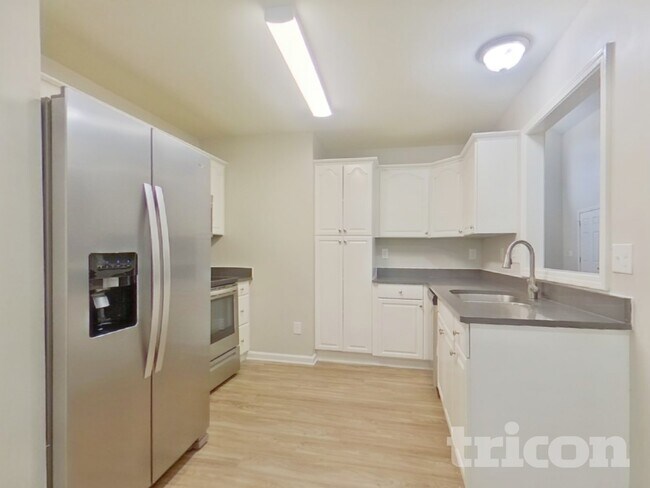 5020 Osage Cir, Charlotte, NC 28269 - photo 5