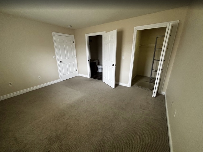 542 Pewaukee Rd unit A, Pewaukee, WI 53072 - photo 4