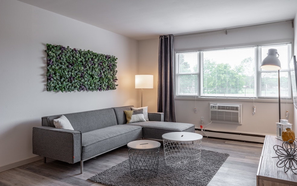 2867 S Kinnickinnic, Milwaukee, WI 53207 - photo 1