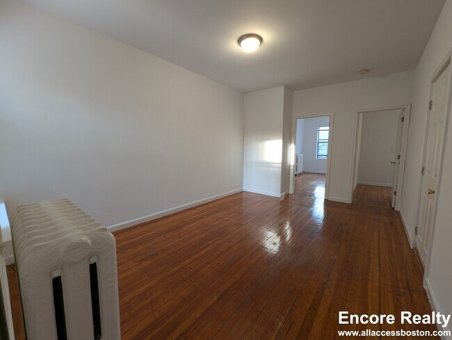 31 Temple St unit 10H, Boston, MA 02114 - photo 2