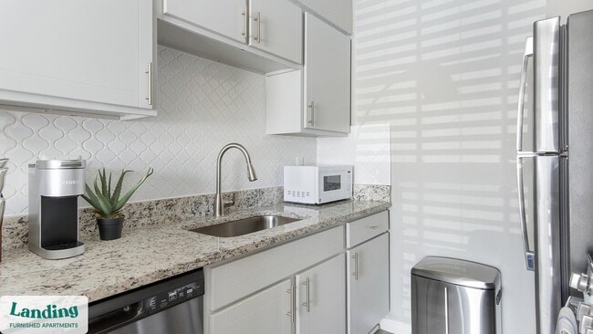 6000 Randolph Blvd unit 1011, San Antonio, TX 78233 - photo 2