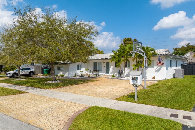 Head to this little free library to exchange books in the Sunset neighborhood.