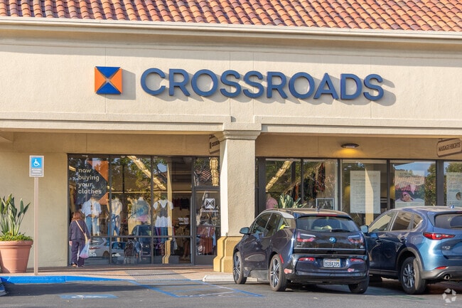 Sell or trade your clothing and accessories for cash at this National low priced store.