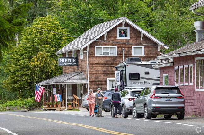 More retail and attractions await at Quinault, 7 minutes by car from Neilton.