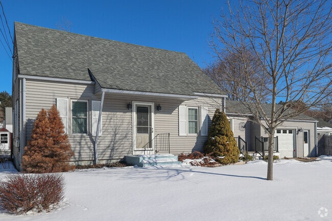 Smaller Cottage style homes can be found on quiet, tree lined streets with well maintained yards in Augusta.