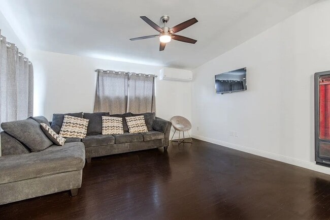 4971 Dassco Ct, San Diego, CA 92102 - photo 6