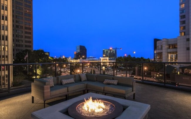 3380 Peachtree Rd NE unit ID1325112P, Atlanta, GA 30326 - photo 6