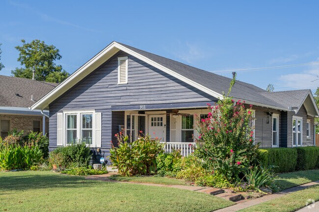 Homes in College View sit on cozy, well maintained lots.