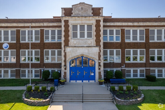 The average enrollment at Pipkin Middle School is around 600 students.