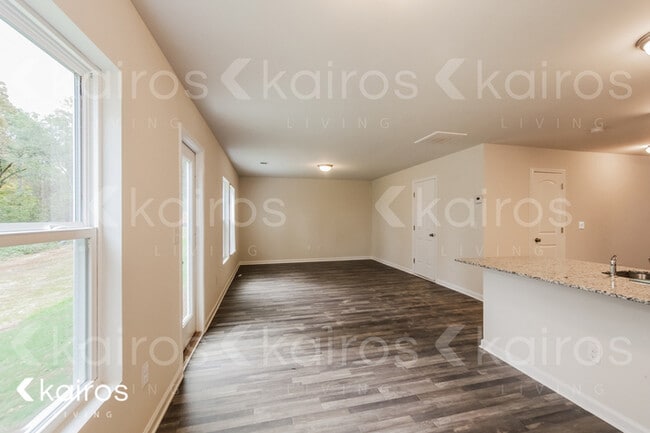 270 Christopher St, Duncan, SC 29334 - photo 4