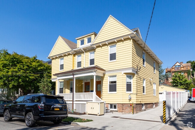 Large multi-family homes can be found all throughout Irvington, New York.